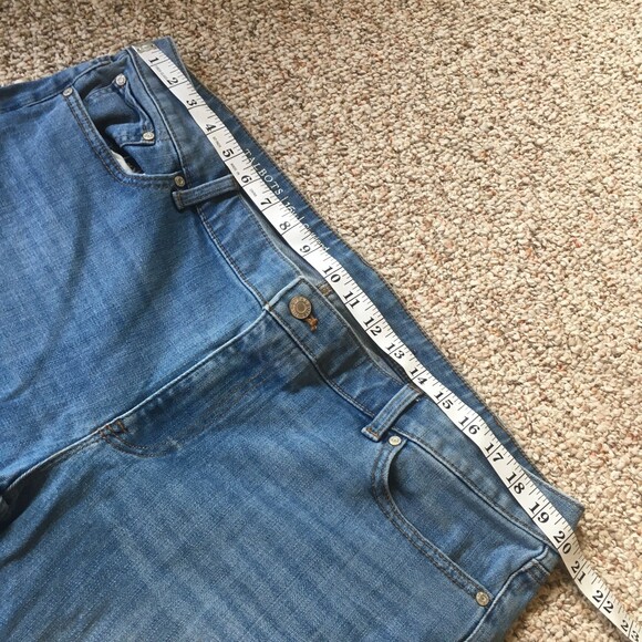 Talbots Flawless Girlfriend Jeans Size 16 16W Embroidered Cropped Denim Capris - Picture 11 of 12